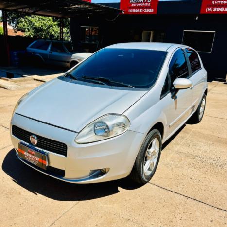 FIAT Punto 1.4 FLEX 4P, Foto 1