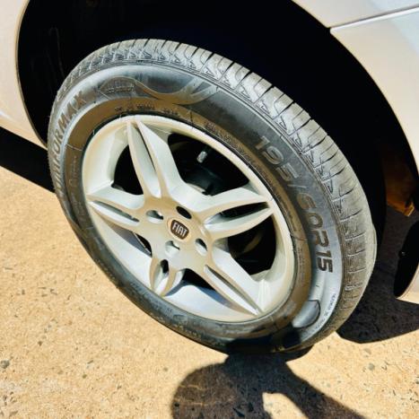 FIAT Punto 1.4 FLEX 4P, Foto 9