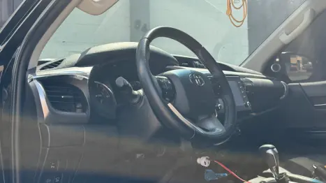 TOYOTA Hilux Caminhonete 2.8 16V SRX 4X4 TURBO DIESEL CABINE DUPLA AUTOMTICO, Foto 11