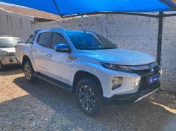 MITSUBISHI L 200 Triton 2.4 16V SPORT HPE-S 4X4 CABINE DUPLA TURBO DIESEL AUTOMTICO