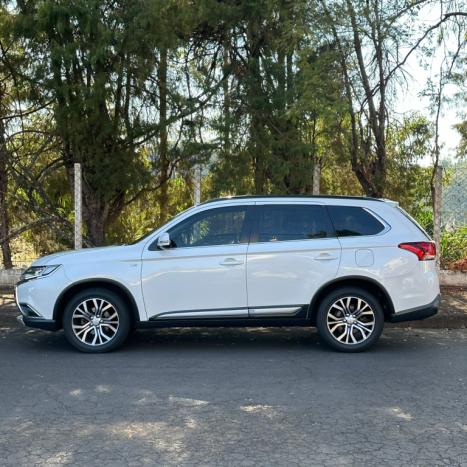 MITSUBISHI Outlander 3.0 V6 24V 4P GT 4X4 AUTOMTICO, Foto 2