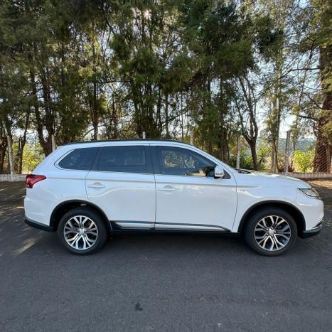 MITSUBISHI Outlander 3.0 V6 24V 4P GT 4X4 AUTOMTICO, Foto 5