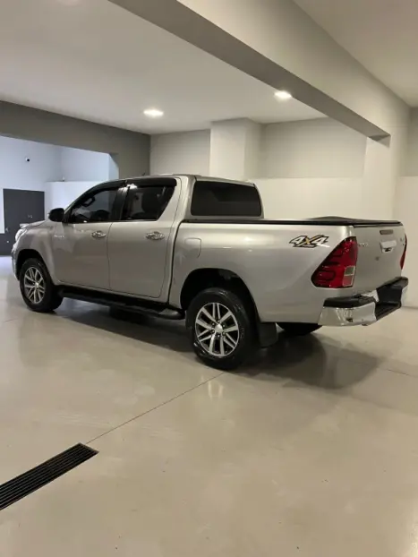 TOYOTA Hilux Caminhonete 2.8 16V SRV 4X4 DIESEL CABINE DUPLA AUTOMTICO, Foto 6