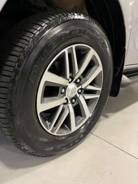 TOYOTA Hilux Caminhonete 2.8 16V SRV 4X4 DIESEL CABINE DUPLA AUTOMTICO, Foto 10