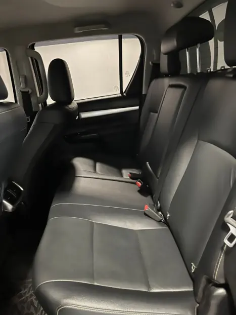 TOYOTA Hilux Caminhonete 2.8 16V SRV 4X4 DIESEL CABINE DUPLA AUTOMTICO, Foto 17
