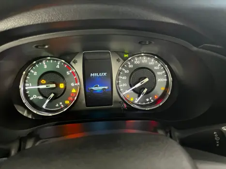 TOYOTA Hilux Caminhonete 2.8 4X4 DIESEL CABINE SIMPLES, Foto 5