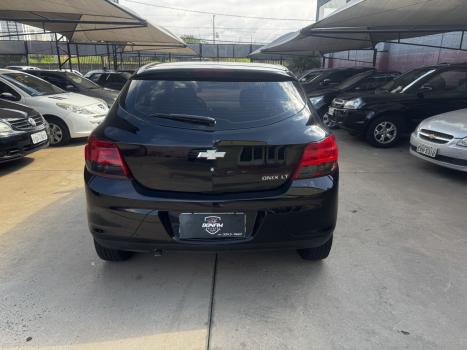 CHEVROLET Onix Hatch 1.4 4P FLEX LT, Foto 6