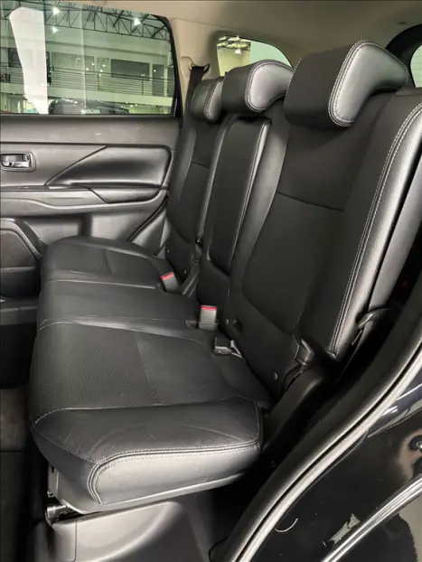 MITSUBISHI Outlander 2.2 16V 4P 4X4 DIESEL AUTOMTICO, Foto 9