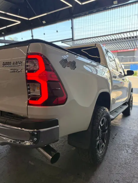 TOYOTA Hilux Caminhonete 2.8 16V SRX 4X4 TURBO DIESEL CABINE DUPLA AUTOMTICO, Foto 11