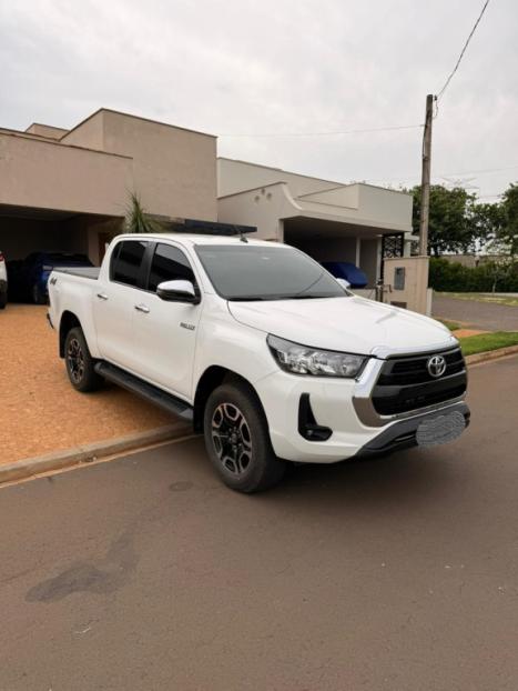 TOYOTA Hilux Caminhonete 2.8 16V SRV 4X4 DIESEL CABINE DUPLA AUTOMTICO, Foto 1