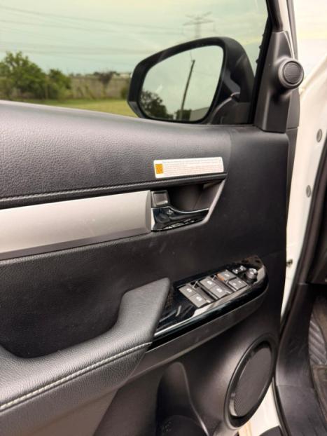 TOYOTA Hilux Caminhonete 2.8 16V SRV 4X4 DIESEL CABINE DUPLA AUTOMTICO, Foto 8