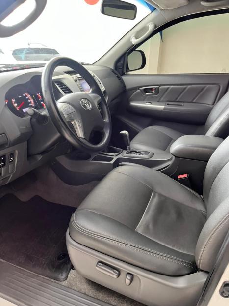 TOYOTA Hilux Caminhonete 2.7 16V 4P SRV FLEX 4X4  CABINE DUPLA AUTOMTICO, Foto 15