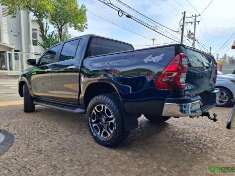 TOYOTA Hilux Caminhonete 2.8 16V SRX 4X4 DIESEL CABINE DUPLA AUTOMTICO, Foto 10