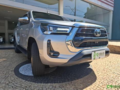 TOYOTA Hilux Caminhonete 2.8 16V SRX 4X4 DIESEL CABINE DUPLA AUTOMTICO, Foto 2