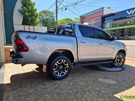 TOYOTA Hilux Caminhonete 2.8 16V SRX 4X4 DIESEL CABINE DUPLA AUTOMTICO, Foto 16